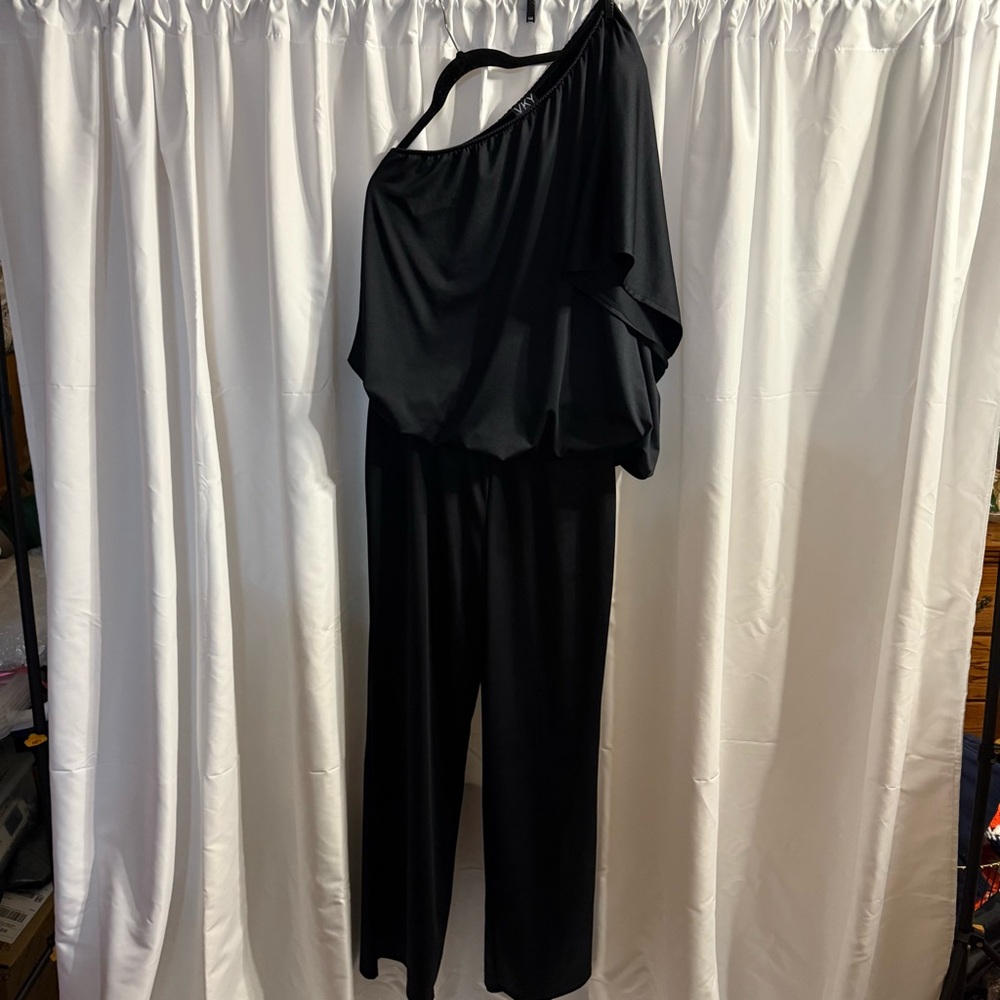 VKY & CO Black One-Shoulder Jumpsuit - Size XL